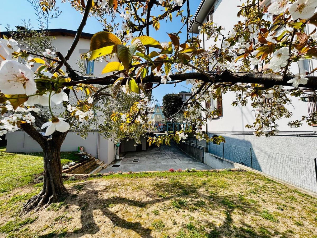 Ares Apartment - Vicino Al Lago Di Garda E Alla Stazione Treno Desenzano del Garda Exterior photo
